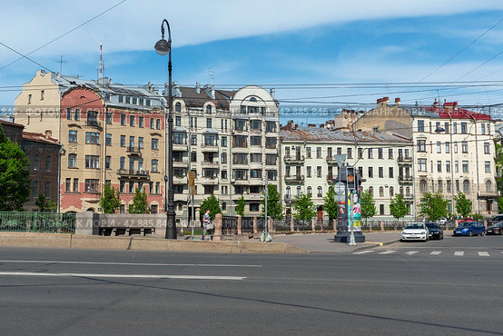 Силин мост. Набережная реки Карповки. через Карповку. Санкт-Петербург (2019 год). Редакционное фото, фотограф Александр Щепин / Фотобанк Лори