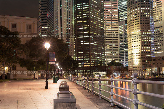 Singapore night (2014 год). Стоковое фото, фотограф Юрий Запорожченко / Фотобанк Лори