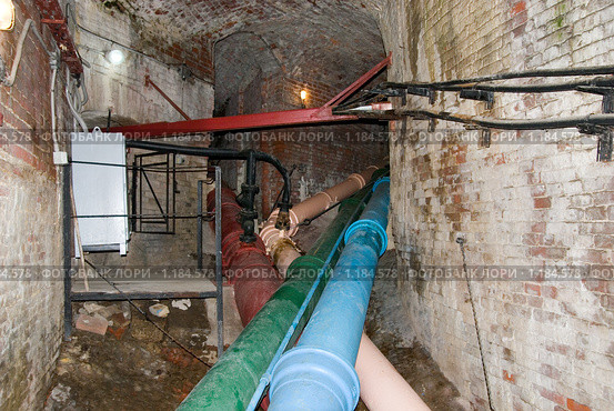 Система труб, подающая воду к фонтанам Петродворца (2009 год). Стоковое фото, фотограф Румянцева Наталия / Фотобанк Лори