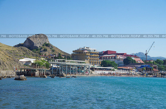 Скала Сахарная головка в Судаке, Крым. Вид с моря (2022 год). Редакционное фото, фотограф Natalia Sidorova / Фотобанк Лори