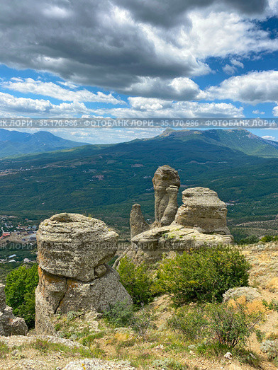Скалы Долины привидений. Урочище Демерджи, Крым (2020 год). Стоковое фото, фотограф Мария Кылосова / Фотобанк Лори