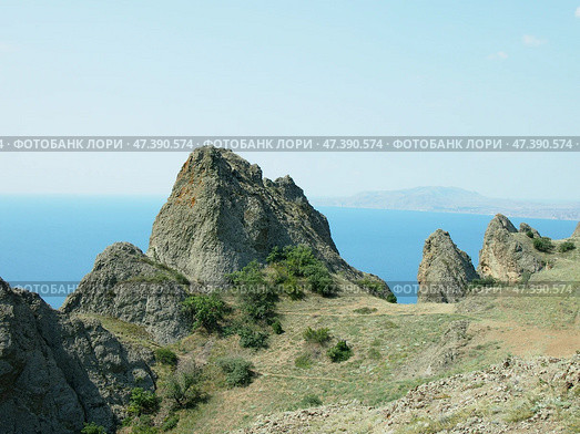 Скалы в Карадагском заповеднике в Крыму (2013 год). Редакционное фото, фотограф Николай Рыбин / Фотобанк Лори