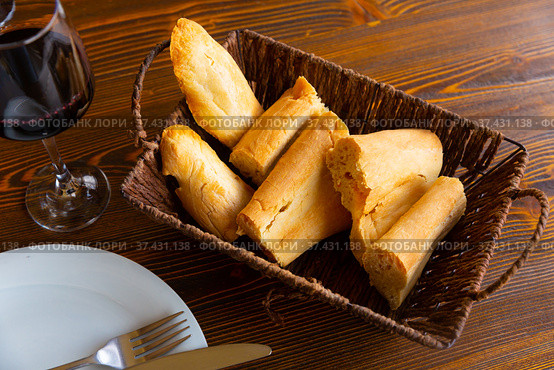 Sliced georgian bread served for lunch in restaurant. Стоковое фото, фотограф Яков Филимонов / Фотобанк Лори