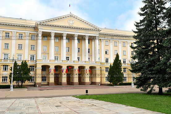 Смоленск: здание администрации Смоленской области (2009 год). Стоковое фото, фотограф Дмитрий Яковлев / Фотобанк Лори