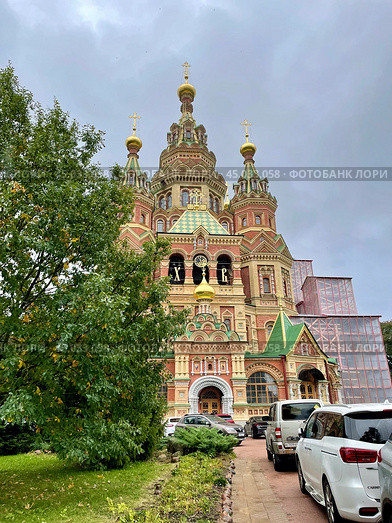 Собор Святых Петра и Павла. Город Петергоф, Санкт-Петербургский проспект, Россия. Редакционное фото, фотограф Щеголева Ольга / Фотобанк Лори