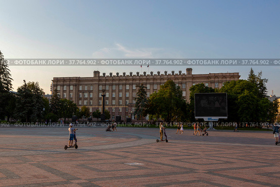 Соборная площадь в центре Белгорода (2021 год). Редакционное фото, фотограф V.Ivantsov / Фотобанк Лори