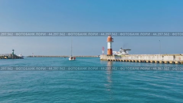 Сочи. Прогулка на катере. открытое море. выход из порта (2024 год). Стоковое видео, видеограф Сергей Татаринцев / Фотобанк Лори