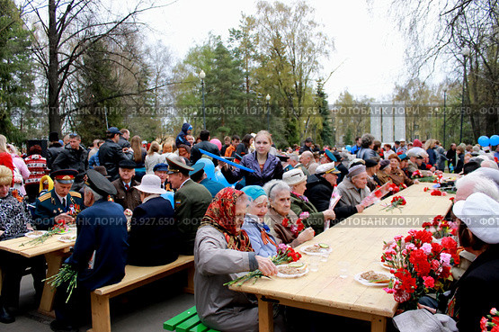 Солдатская кухня для ветеранов на 9 мая (2012 год). Редакционное фото, фотограф Фатима Арсамакова / Фотобанк Лори