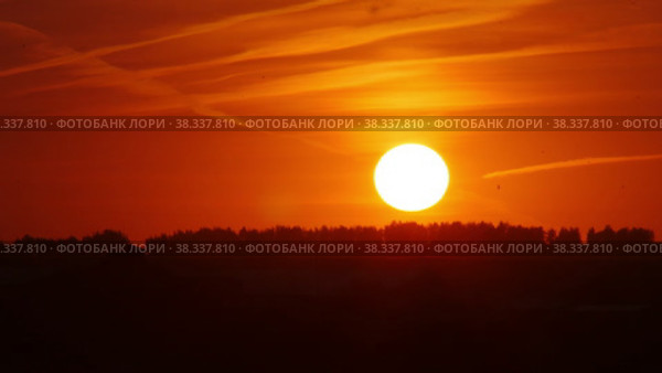 Солнце. Стоковое видео, видеограф Bilialov Eldar / Фотобанк Лори