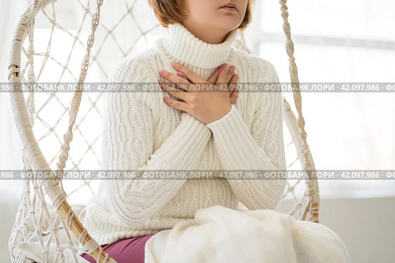 Sore throat and cough, woman with pain in neck at home. Стоковое фото, фотограф Станислав Тарко / Фотобанк Лори