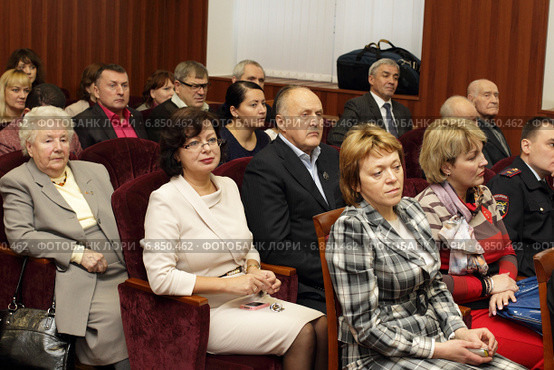 Сотрудники администрации Солнечногорского района в зале (2014 год). Редакционное фото, фотограф Дмитрий Неумоин / Фотобанк Лори