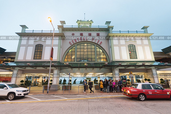 Southern faсade of Star Ferry Pier (2017 год). Редакционное фото, фотограф Александр Подшивалов / Фотобанк Лори