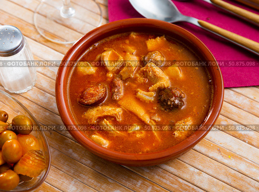 Spanish stewed tripe dish Callos a la Madrilena. Стоковое фото, фотограф Яков Филимонов / Фотобанк Лори