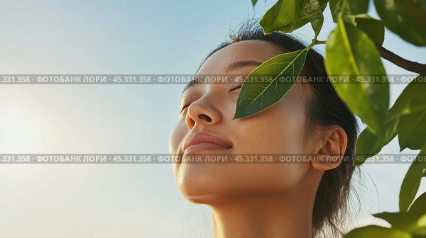 Спокойная женщина, принимающая природу. Стоковое AI-изображение, AI-художник ФотоИнтеллект / Фотобанк Лори