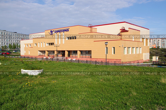 Спортивно-оздоровительный комплекс "Каскад", город Полярный, Мурманская область (2012 год). Редакционное фото, фотограф Вячеслав Палес / Фотобанк Лори