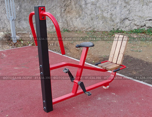 Спортивное оборудование на спортплощадке. Sports equipment on the playground. Стоковое фото, фотограф Татьяна Д / Фотобанк Лори