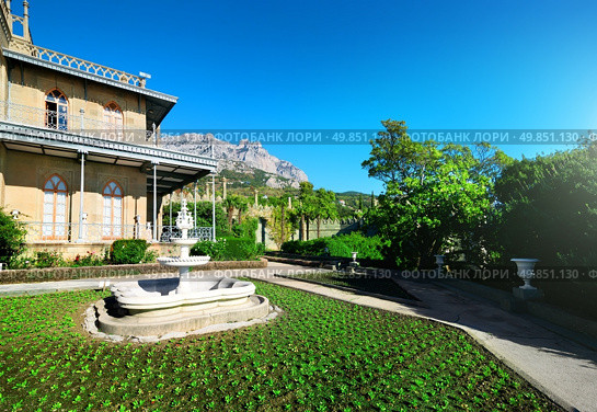Spring in Vorontsov’s residence in the mountains. Стоковое фото, агентство Ingram Publishing / Фотобанк Лори