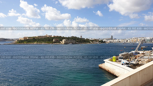 Средиземное море. Слима. Мальта (2023 год). Стоковое фото, фотограф lana1501 / Фотобанк Лори
