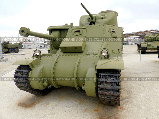 Средний танк M3A5 Lee, 1941-1942 гг., изготовлено 6258 шт., США. Поставлено в СССР по ленд-лизу 300 шт. Боевое применение во Второй мировой войне. Музей военной техники. Верхняя Пышма, Россия, октябрь 2022 г. Редакционное фото, фотограф Сергей Елизарьев / Фотобанк Лори