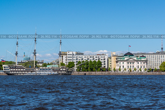 St. Petersburg, Russia - June 04. 2017. view of Petrine quay and Frigate Grace. Редакционное фото, фотограф Володина Ольга / Фотобанк Лори