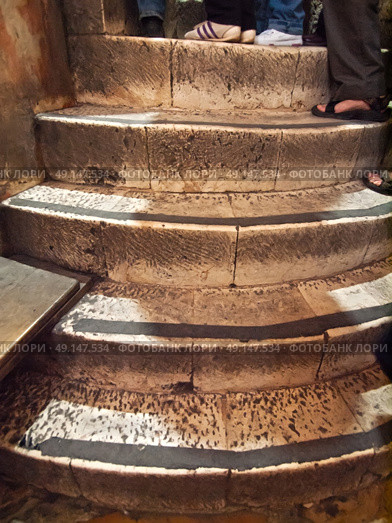 Stairway to Golgotha in the Holy Sepulchre in Jerusalem, Israel. Стоковое фото, агентство Ingram Publishing / Фотобанк Лори