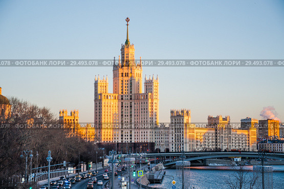 Сталинская высотка на Котельнической набережной (2018 год). Стоковое фото, фотограф Алёшина Оксана / Фотобанк Лори