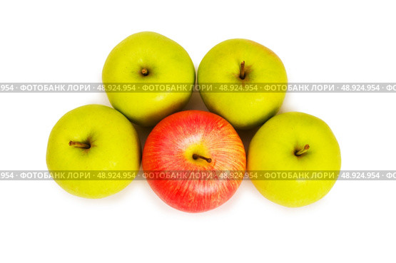 Stand out from crowd concept with apples isolated on white. Стоковое фото, агентство Ingram Publishing / Фотобанк Лори