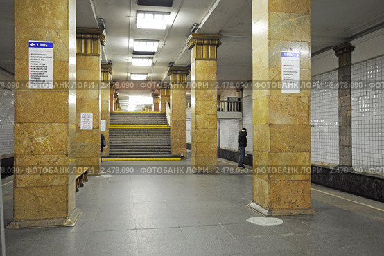 Станция метро "Парк культуры" в Москве (2011 год). Редакционное фото, фотограф Владимир Горощенко / Фотобанк Лори
