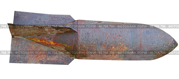 Старая ржавая авиабомба времен Второй мировой войны на белом фоне. Old rusted World War II aerial bomb on white background. Стоковое фото, фотограф Татьяна Д / Фотобанк Лори