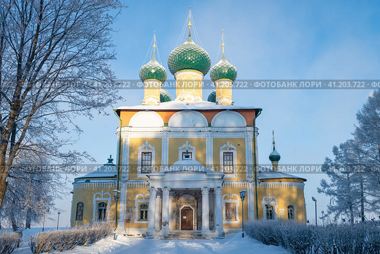 Старинный  Спасопреображенский собор (1713г.) солнечным январским утром. Угличский кремль. Золотое кольцо России (2023 год). Стоковое фото, фотограф Виктор Карасев / Фотобанк Лори