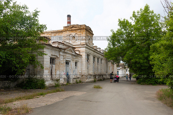 Старое здание водогрязелечебницы. Саки крым (2016 год). Редакционное фото, фотограф Александр Щепин / Фотобанк Лори