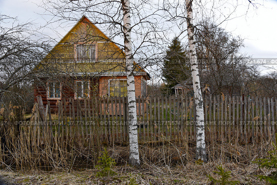 Старый дачный дом. Ленинградская область (2022 год). Стоковое фото, фотограф Александр Щепин / Фотобанк Лори