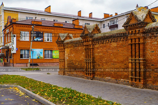 Старый забор. Загородный дом купца Заусайлова, XIX-XX вв. Город Елец. Липецкая область. Редакционное фото, фотограф Владимир Шибаев / Фотобанк Лори