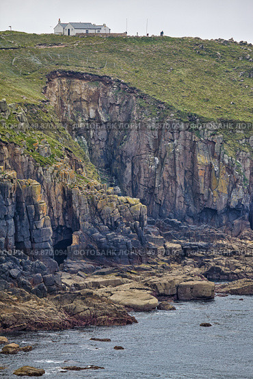 Steep cliffs of Land's End coastline. Penwith peninsula. Cornwall. England. Great Britain (2009 год). Стоковое фото, фотограф Сергей Пристяжнюк (Serg Zastavkin) / Фотобанк Лори