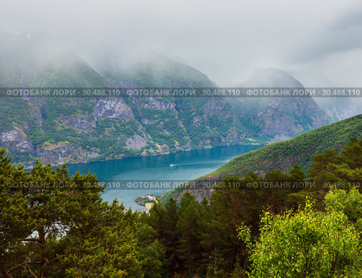 Stegastein Viewpoint view, Aurland, Norway. Стоковое фото, фотограф Юрий Брыкайло / Фотобанк Лори