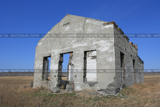 Стены бывшей малой электростанции. Стоковое фото, фотограф Анатолий Матвейчук / Фотобанк Лори