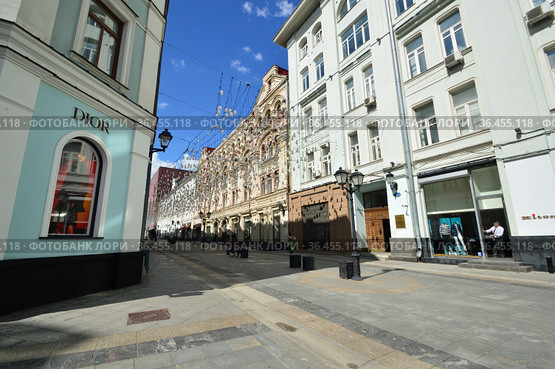 Столешников переулок. Тверской район. Город Москва (2021 год). Редакционное фото, фотограф lana1501 / Фотобанк Лори