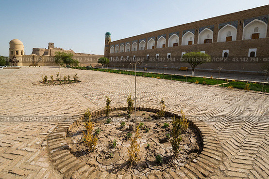 Street in Itchan Kala, the walled inner town of the city of Khiva. Стоковое фото, фотограф Юлия Белоусова / Фотобанк Лори