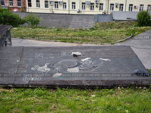 Стрит-Арт "Сны и чем-то большем" в Нижнем Новгороде. Редакционное фото, фотограф Мария Сергеева / Фотобанк Лори