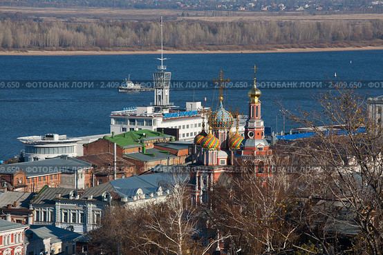 Строгановская церковь и Речной вокзал в Нижнем Новгороде. Осень (2010 год). Стоковое фото, фотограф Igor Lijashkov / Фотобанк Лори