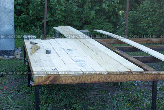Строительство курятника на сваях.Construction of a chicken coop on stilts. Стоковое фото, фотограф Роман Лукьянов / Фотобанк Лори