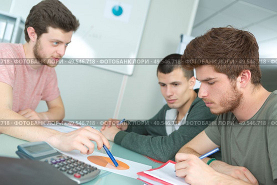 students in class. Стоковое фото, агентство Ingram Publishing / Фотобанк Лори