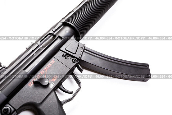 submachine gun MP5 with silencer isolated. Стоковое фото, фотограф Сергей Толмачёв / Фотобанк Лори