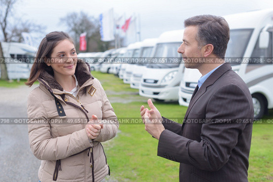 suggestion on the camper vans. Стоковое фото, агентство Ingram Publishing / Фотобанк Лори