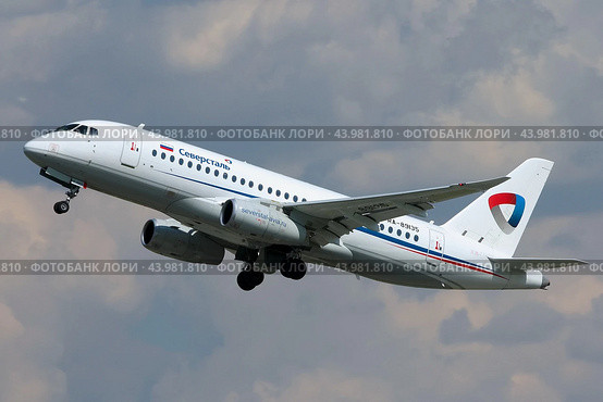 Сухой Суперджет SSJ-100 авиакомпании "Северсталь" (2024 год). Редакционное фото, фотограф Александр Тарасенков / Фотобанк Лори