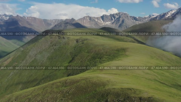 Summer landscape in Caucasus Mountains. Стоковое видео, видеограф Михаил Коханчиков / Фотобанк Лори