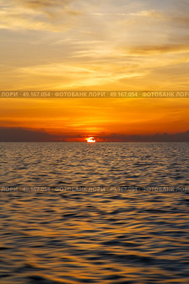 sunrise boat  and sea in thailand kho tao bay coastline south china sea. Стоковое фото, агентство Ingram Publishing / Фотобанк Лори