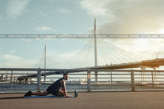 Sunrise Stretch by the Western Rapid Diameter in Saint Petersburg (2021 год). Стоковое фото, фотограф Aleksandr Golubev / Фотобанк Лори