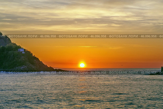 Sunset in San Sebastian, Spain (2018 год). Стоковое фото, фотограф Boris Breytman / Фотобанк Лори