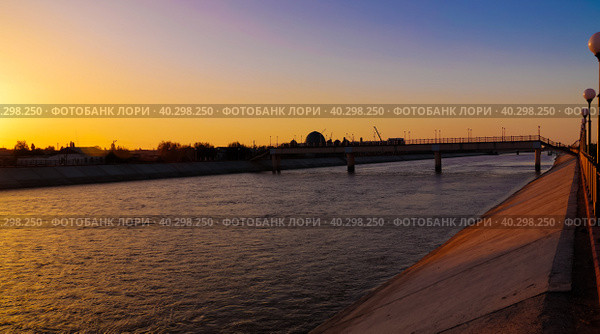 Sunset over Kyzketken channel, Nukus,Karakalpakstan,Uzbekistan (2017 год). Стоковое фото, фотограф Сергей Майоров / Фотобанк Лори
